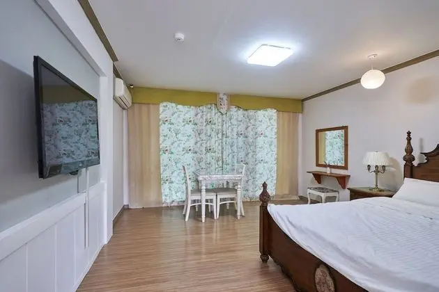 Deluxe Tek Büyük Yataklı Oda