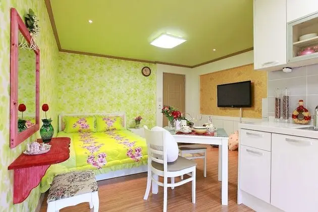 Standard Tek Büyük Yataklı Oda