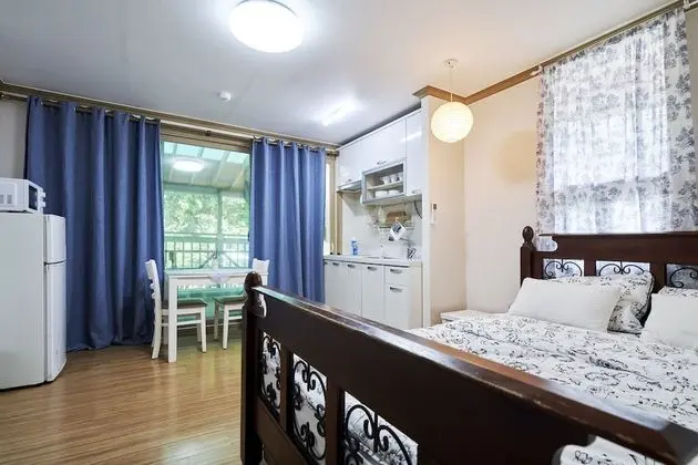 Standard Tek Büyük Yataklı Oda