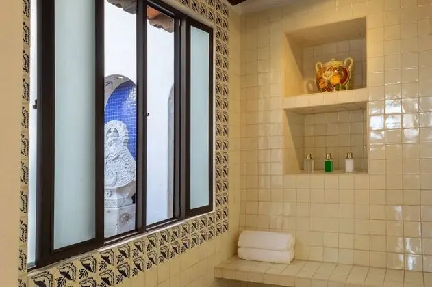 Deluxe
