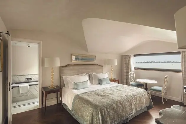 Junior Süit, Balkon, Lagün Manzaralı