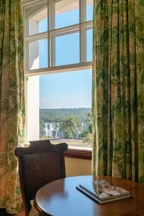 Deluxe Falls View Room