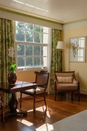 Noble Suite
