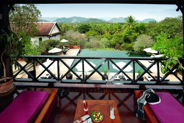 Junior Süit, Dağ Manzaralı (Pool View)