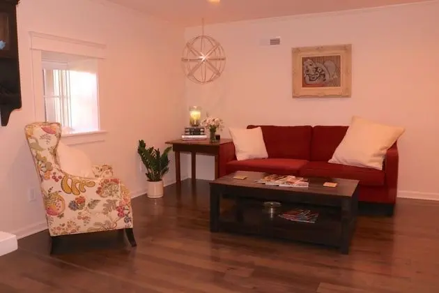 Garden King Suite