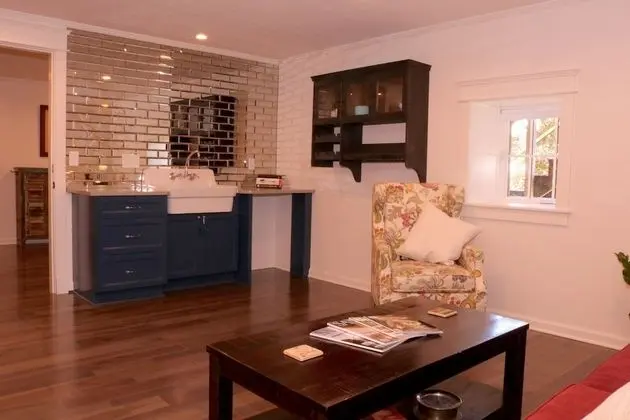 Garden King Suite