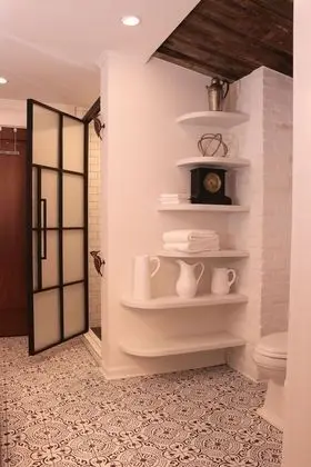 Garden King Suite