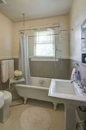 Queen Suite