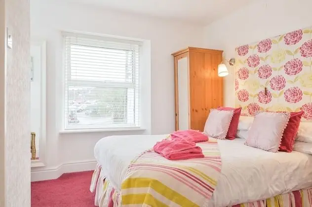 Tek Büyük Yataklı Oda, 1 Çift Kişilik Yatak