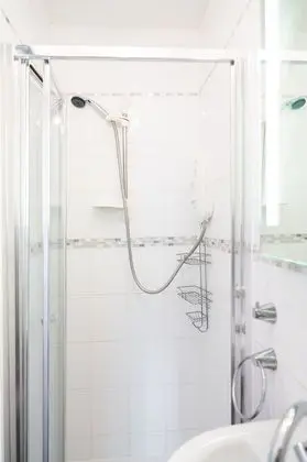 Tek Büyük Yataklı Oda, 1 Çift Kişilik Yatak