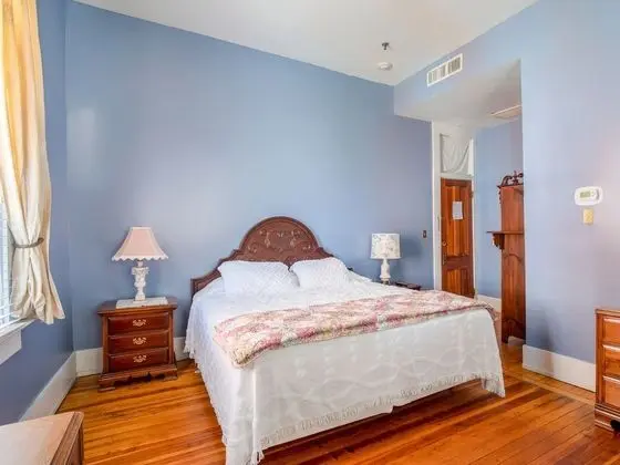 Oda, 1 Büyük (Queen) Boy Yatak