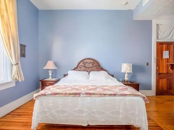 Oda, 1 Büyük (Queen) Boy Yatak