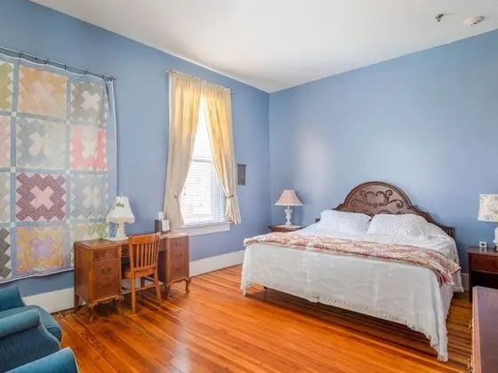 Oda, 1 Büyük (Queen) Boy Yatak