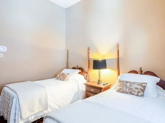 Oda, 2 Tek Kişilik Yatak