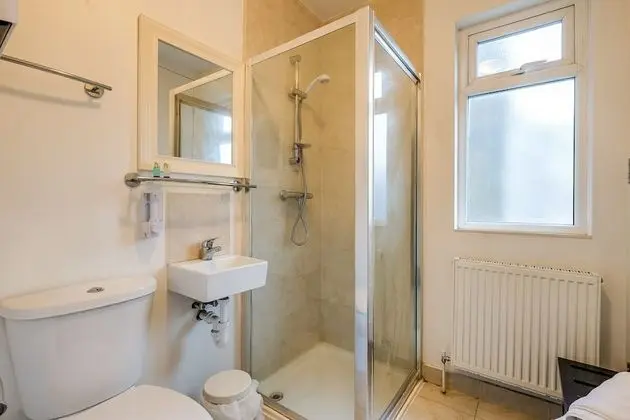 Basic Tek Kişilik Oda, Ortak Banyo