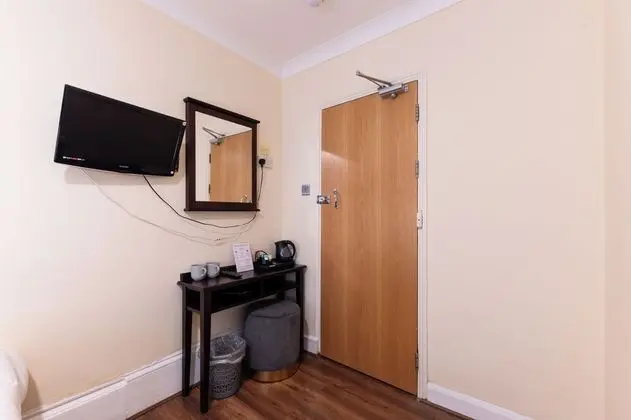 Tek Büyük Yataklı Oda, Banyolu/Duşlu