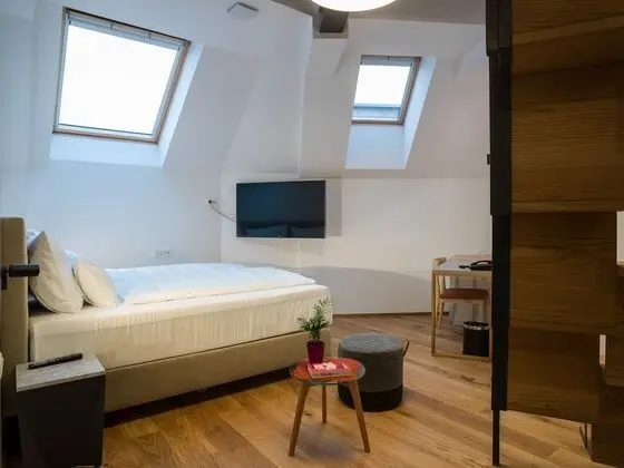 Standard Tek Büyük Yataklı Oda