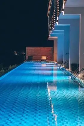 Pool Access Grand Deluxe