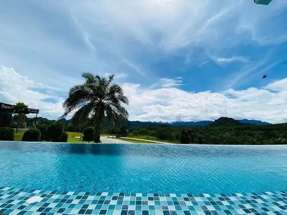 Pool Access Grand Deluxe