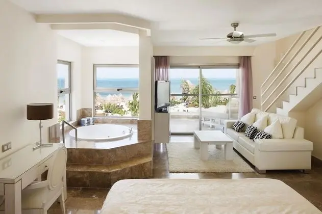 Beachfront Two Story Casita Suite w/ Plunge Pool