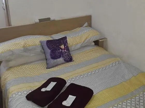 Standard Üç Kişilik Oda, Banyolu/Duşlu