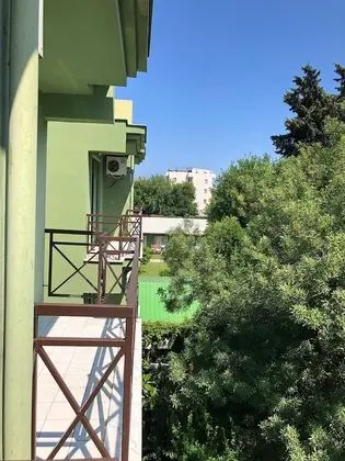 Basic Üç Kişilik Oda, Birden Çok Yatak, Havuz Manzaralı