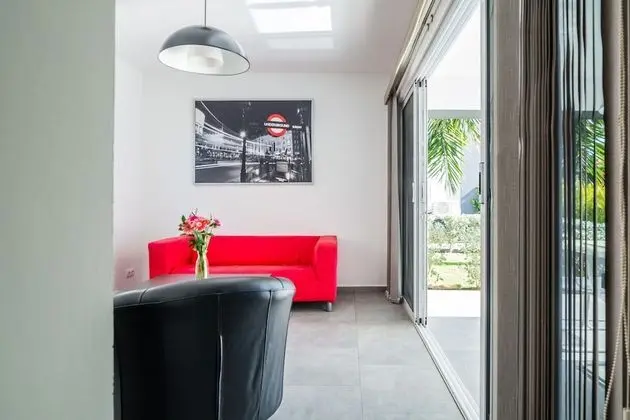 Comfort Apart Daire, 2 Yatak Odası, Veranda, Havuz Manzaralı