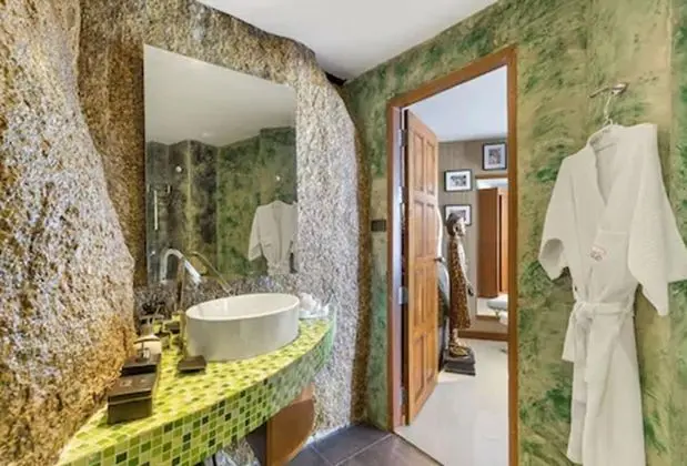 Ground Floor room Pool/Seaview