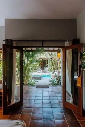 Luxury Oda