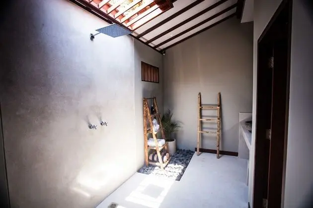 Luxury Oda