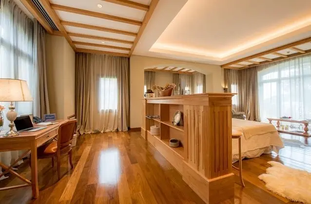 Royal Süit, Teras, Göl Manzaralı (Victoria)