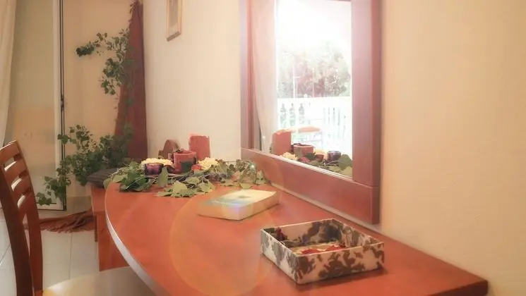 Family Oda, Kısmi Deniz Manzaralı