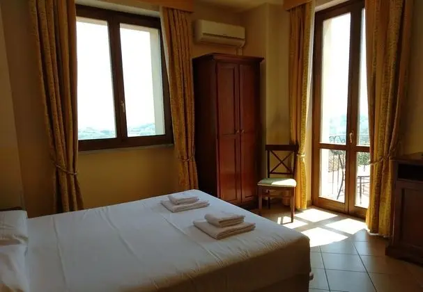 Standard Tek Büyük Yataklı Oda