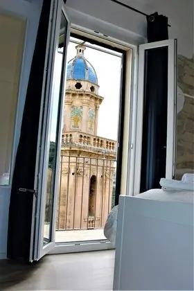 Deluxe Tek Büyük Yataklı Oda, Balkon