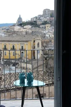 Deluxe Tek Büyük Yataklı Oda, Balkon