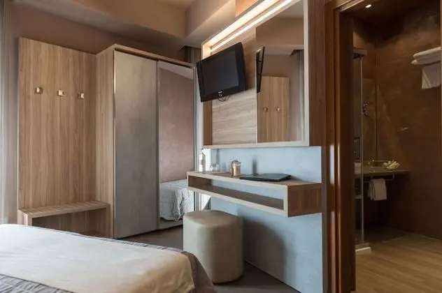 Tek Büyük Yataklı Oda (with extra bed)