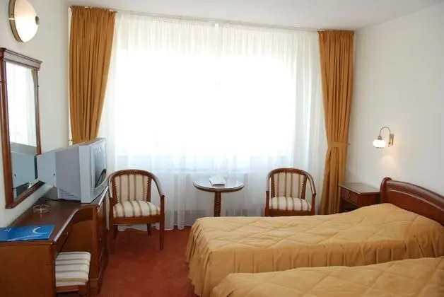 Tek Büyük Yataklı Oda, Balkon