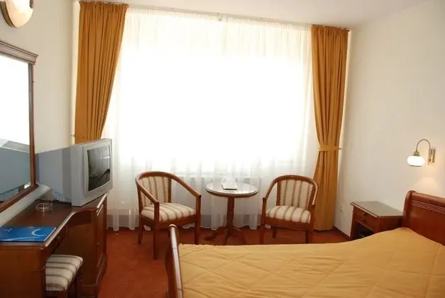 Tek Büyük Yataklı Oda, Balkon