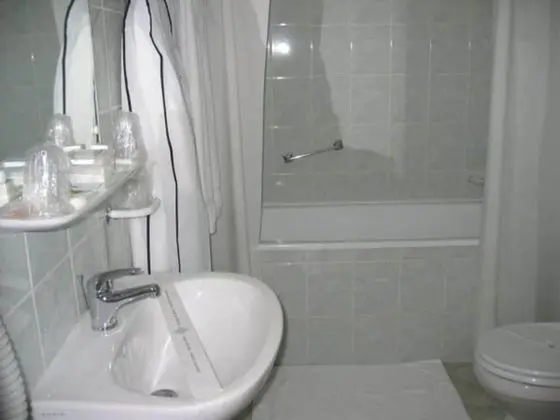 Tek Büyük Yataklı Oda, Balkon