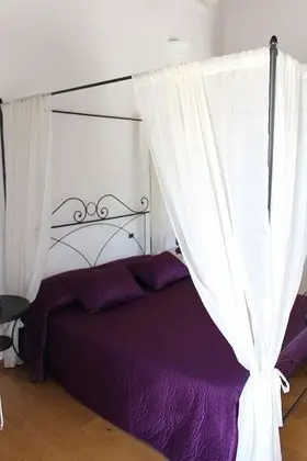 Basic Tek Büyük Yataklı Oda