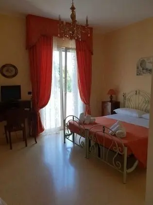 Tek Büyük veya İki Ayrı Yataklı Oda, Banyolu/Duşlu