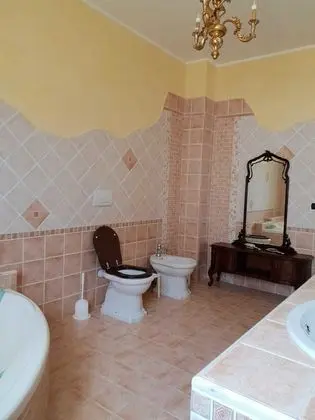 Tek Büyük veya İki Ayrı Yataklı Oda, Banyolu/Duşlu