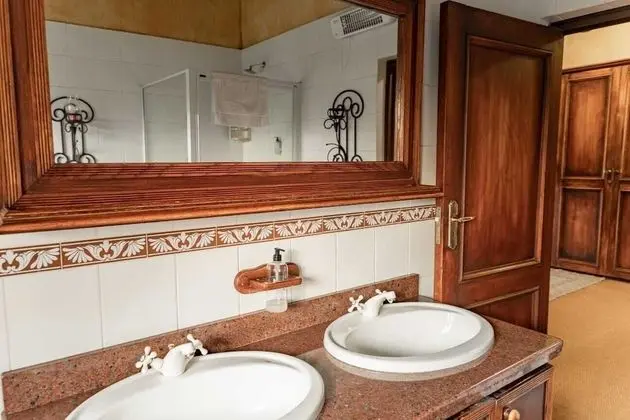 Honeymoon Tek Büyük Yataklı Oda