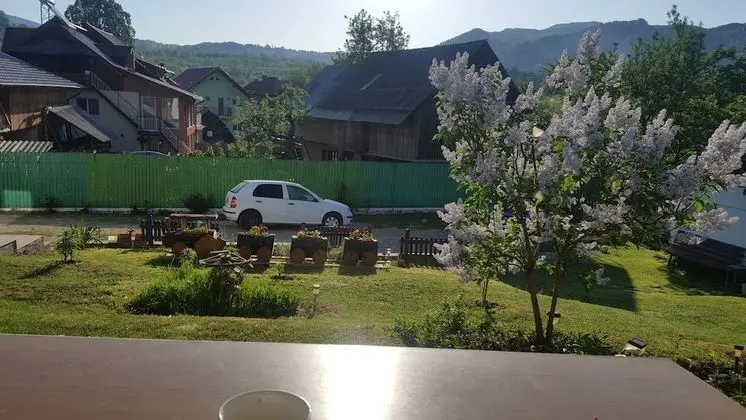 Comfort Apart Daire, Bahçe Manzaralı