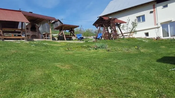 Comfort Apart Daire, Bahçe Manzaralı