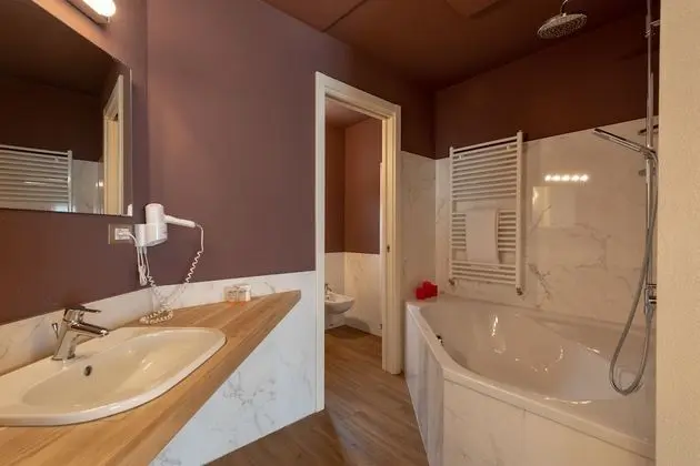 Deluxe Oda, 1 Çift Kişilik Yatak, Balkon, Göl Manzaralı