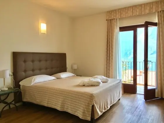 Deluxe Oda, 1 Çift Kişilik Yatak, Balkon, Göl Manzaralı