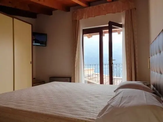 Tek Büyük Yataklı Oda, 1 Çift Kişilik Yatak, Göl Manzaralı