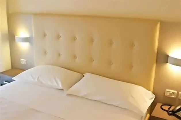 Classic Tek Büyük Yataklı Oda