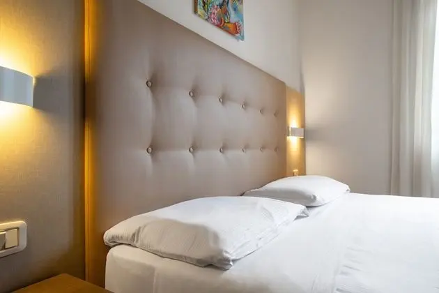 Classic Tek Büyük Yataklı Oda